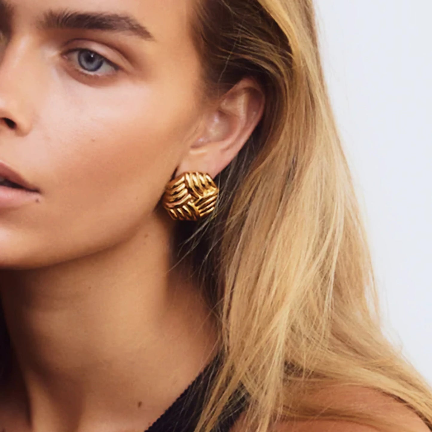 [Royal Vicky]Vanessa Criss Cut Gold Earrings