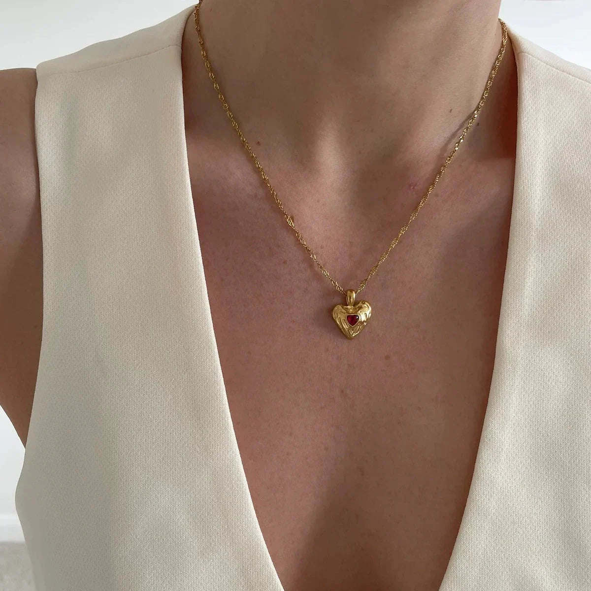 [Royal Vicky]Vesper Gold Heart Necklace