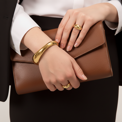 [Royal Vicky]Jessa Sculpted Gold Bangle