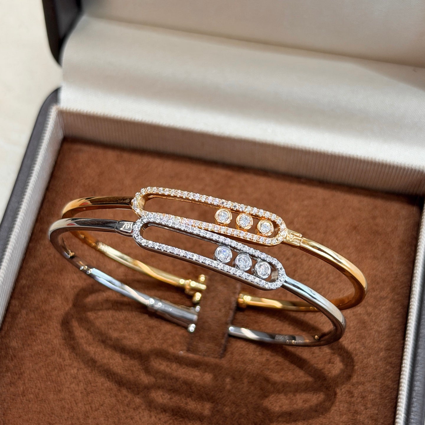 [Vicky]Move Pavé Diamond Bangle Bracelet M