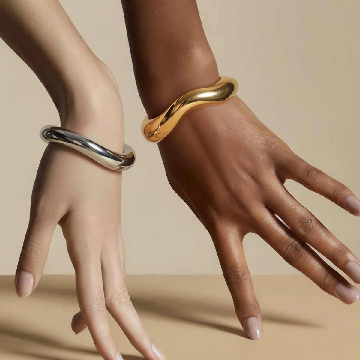 [Royal&Vicky]Zaria Asymmetrischer Goldarmreif