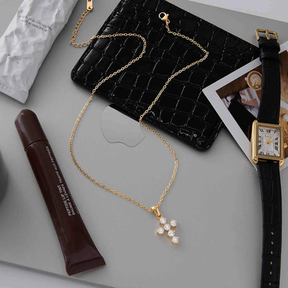 [Royal Vicky]Wynter Diamond Cross Necklace