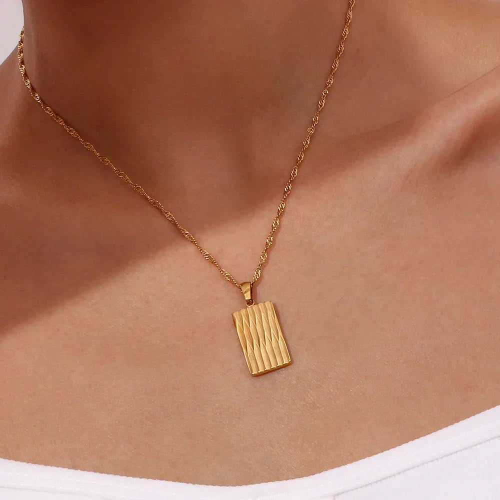 [Royal Vicky]Dahlia Gold Necklace