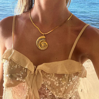 [Royal Vicky]Cascadia Nautilus Gold Necklace