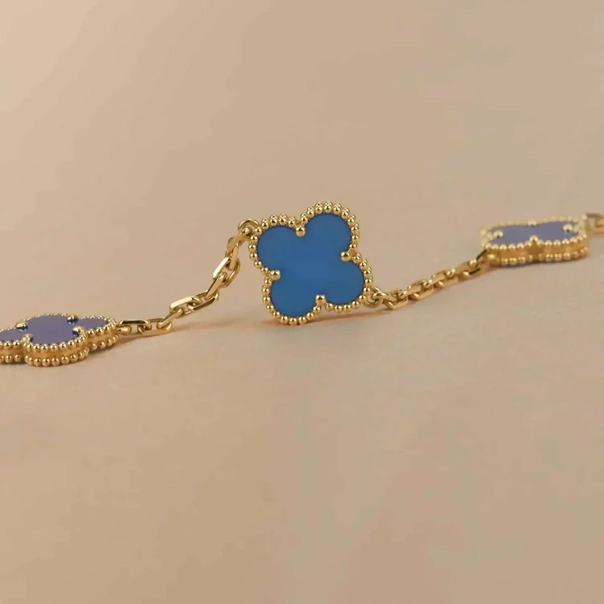 [Vicky] CLOVER 5 MOTIF BLUE AGATE BRACELET COLLECTION