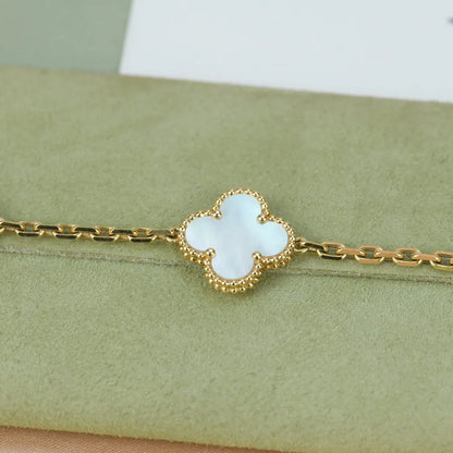 [Vicky]CLOVER WHITE PEARL MOP 5 MOTIF BRACELET COLLECTION