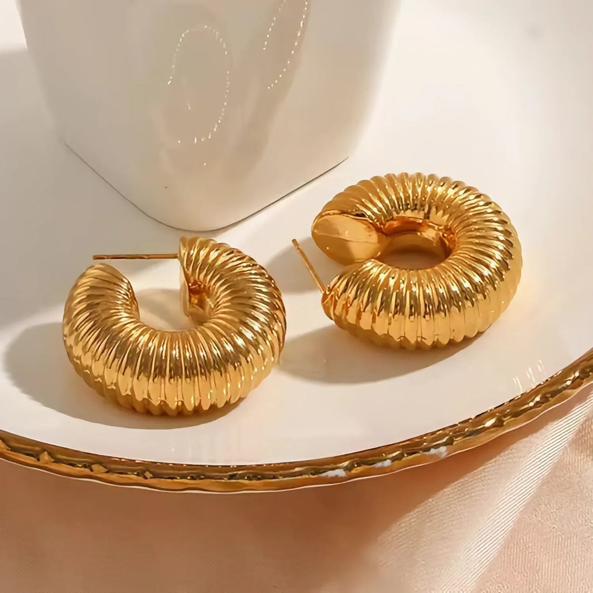 [Royal&Vicky]Aubrey Strukturierte Gold-Creolen
