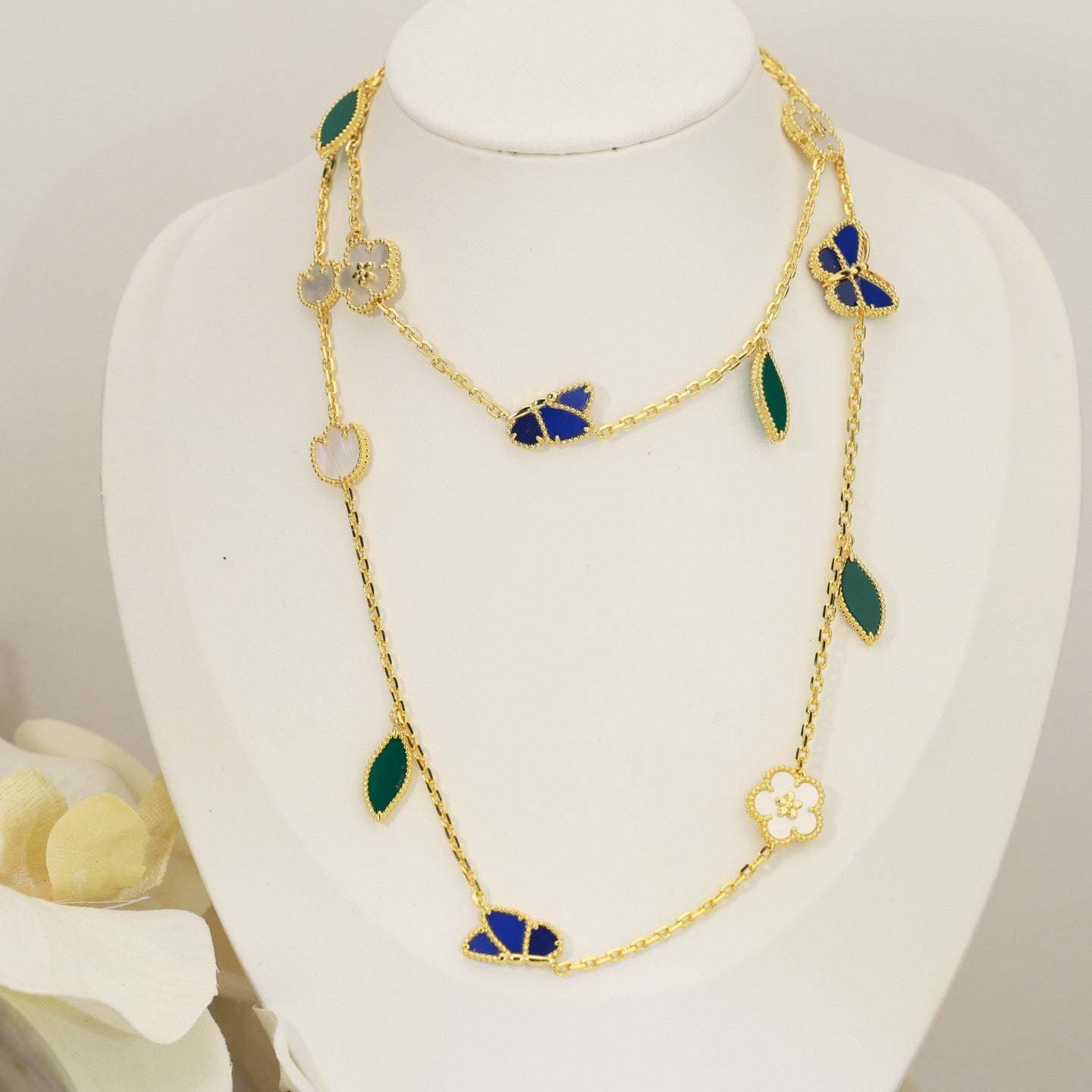 [Vicky]LUCKY SPRING BUTTERFLY 15 FLOWER NECKLACE