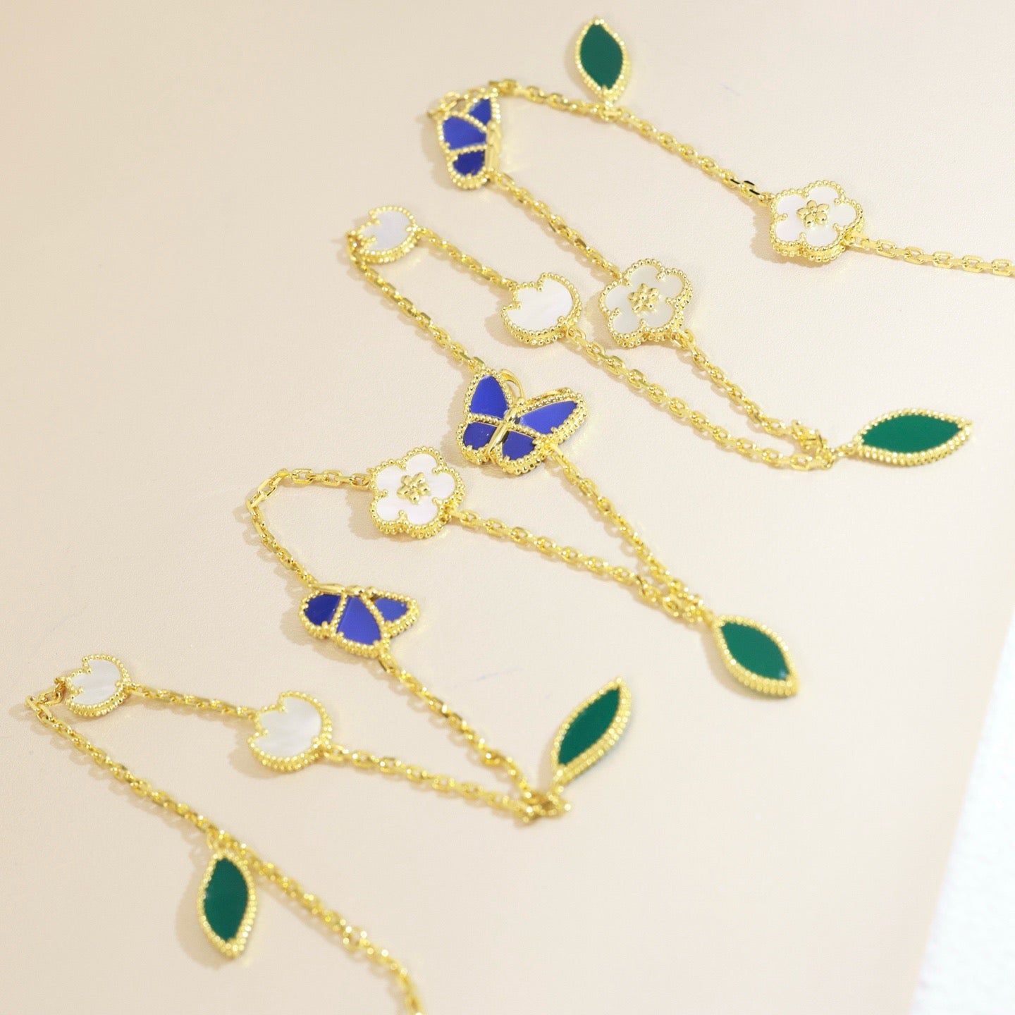 [Vicky]LUCKY SPRING BUTTERFLY 15 FLOWER NECKLACE