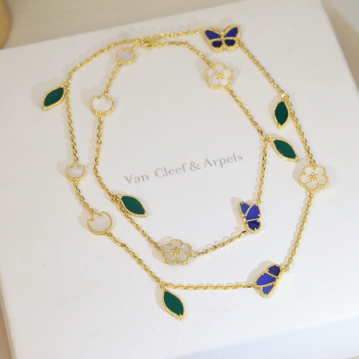 [Vicky]LUCKY SPRING BUTTERFLY 15 FLOWER NECKLACE