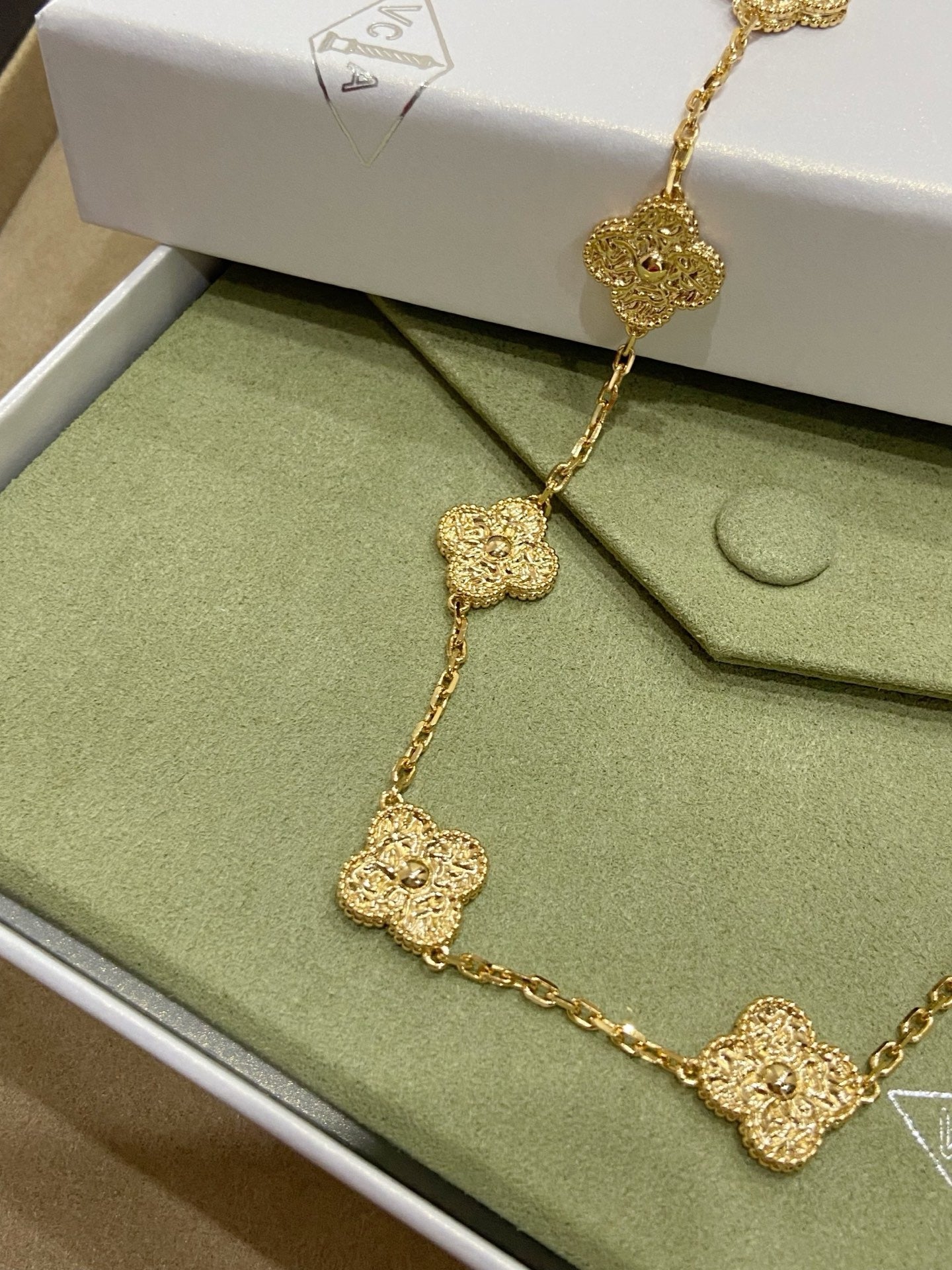 [Vicky]CLOVER 6 MOTIFS BRONZING BRACELET