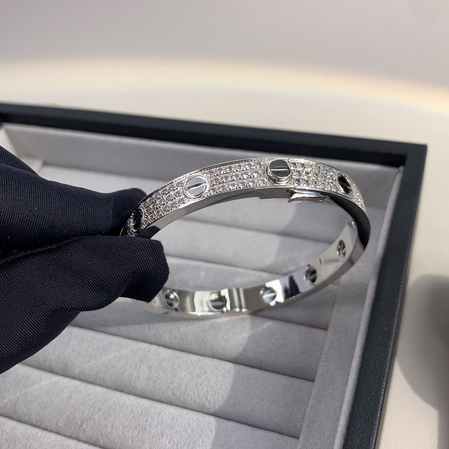 [Vicky] LIEBESARMBAND 6,1 MM DIAMANTBESAMT KERAMIK 