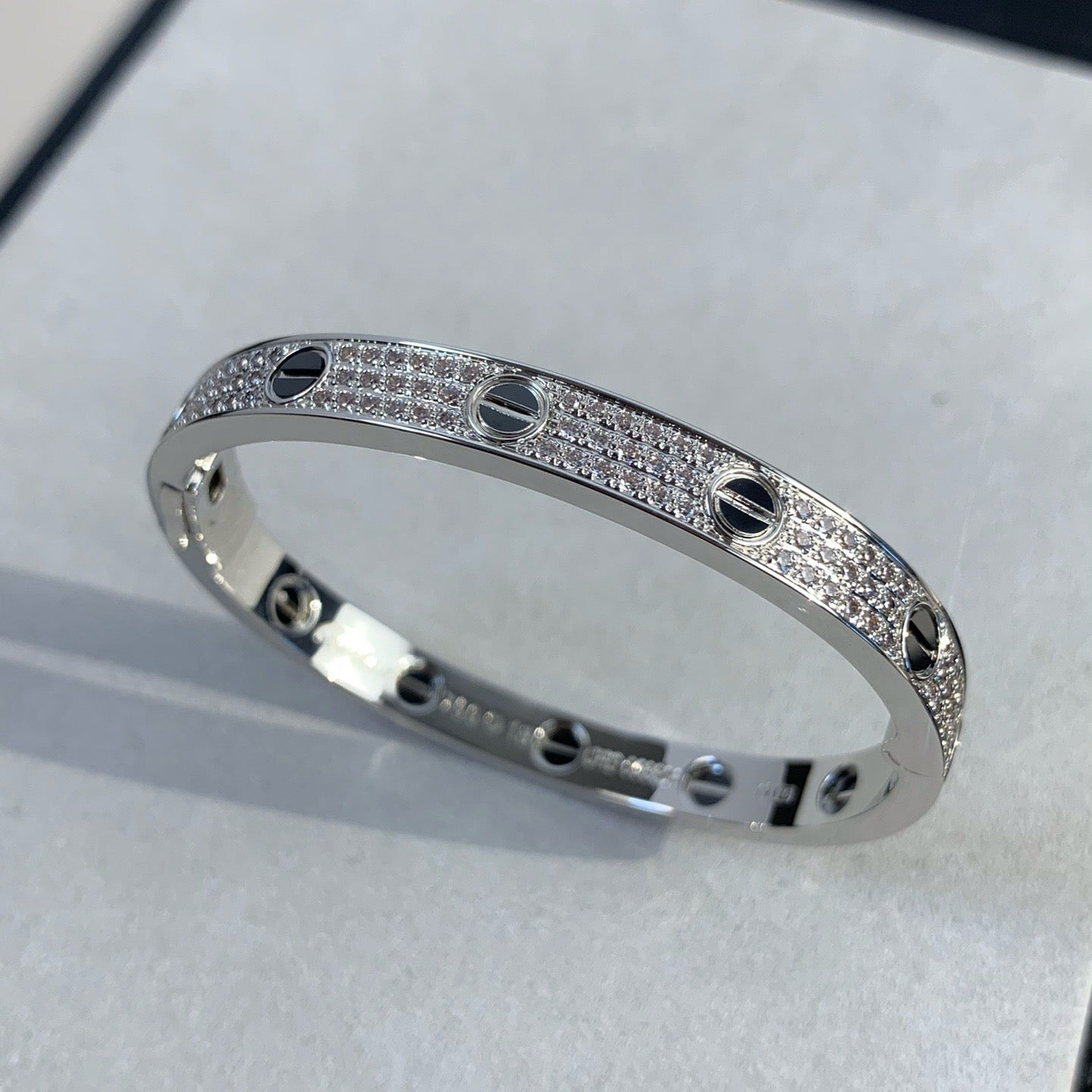 [Vicky] LIEBESARMBAND 6,1 MM DIAMANTBESAMT KERAMIK 
