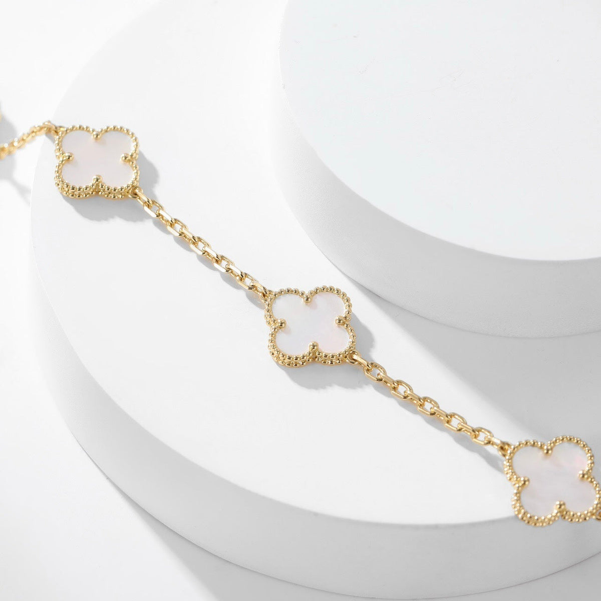 [Royal&Vicky]CLOVER 10 MOTIFS WHITE MOTHER OF PEARL NECKLACE