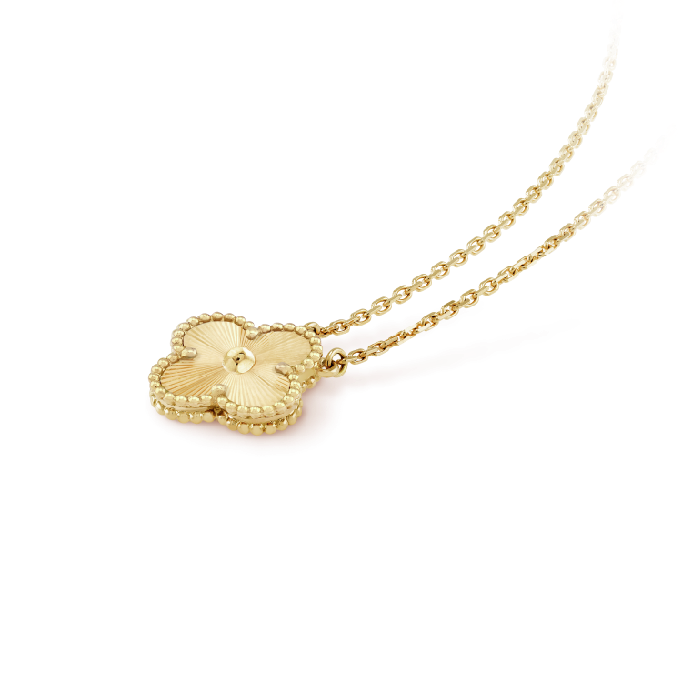 [ヴィッキー]クローバー 15MM レーザーネックレス