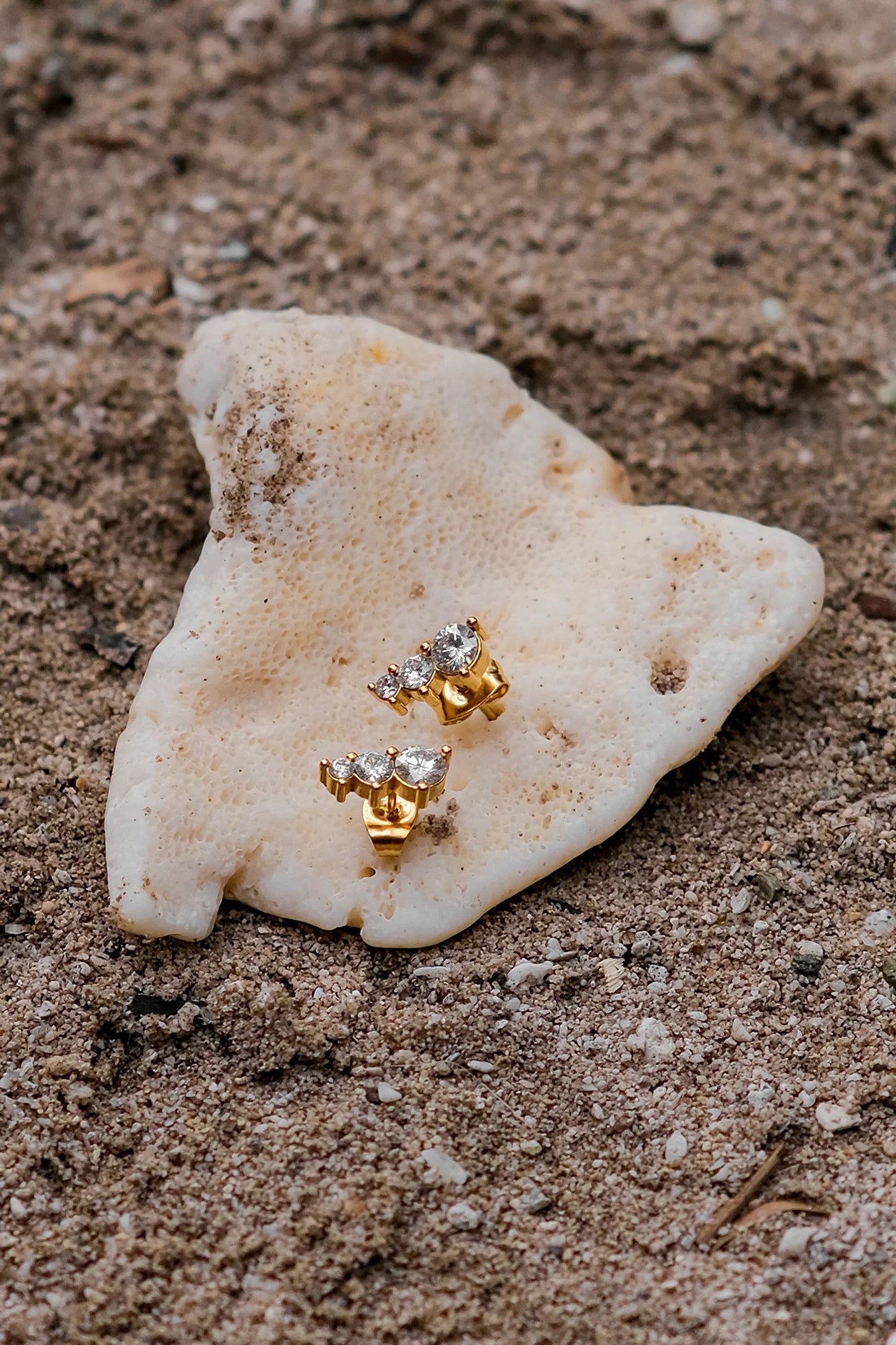 [Royal Vicky]Lira Gold Earrings