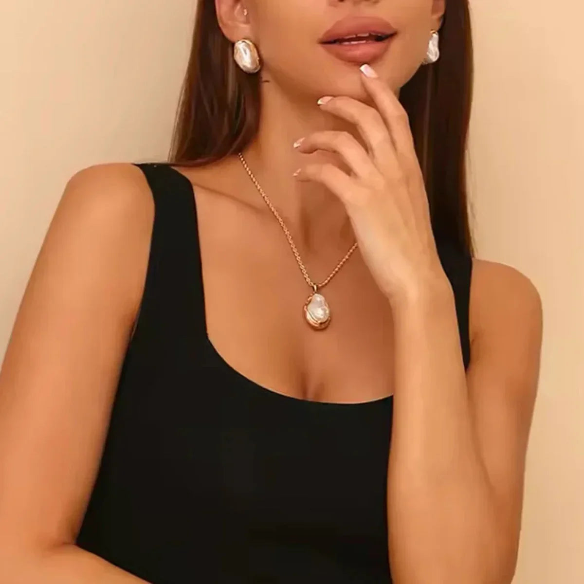 [Royal Vicky]Carly Mother Of Pearl Pendant