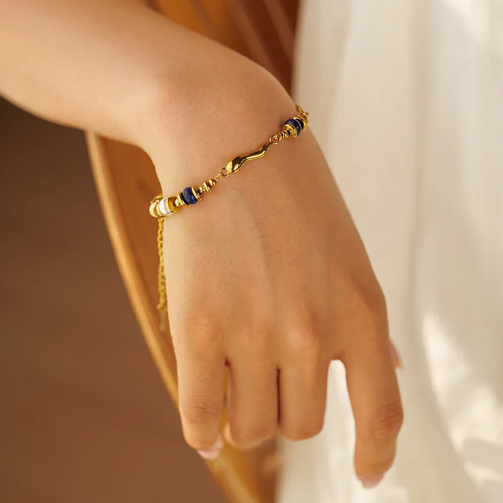 {"[Royal&Vicky]Quintessa Layered Chain Pearl Bracelet": "[Royal&Vicky]クインテッサ レイヤードチェーンパールブレスレット"}