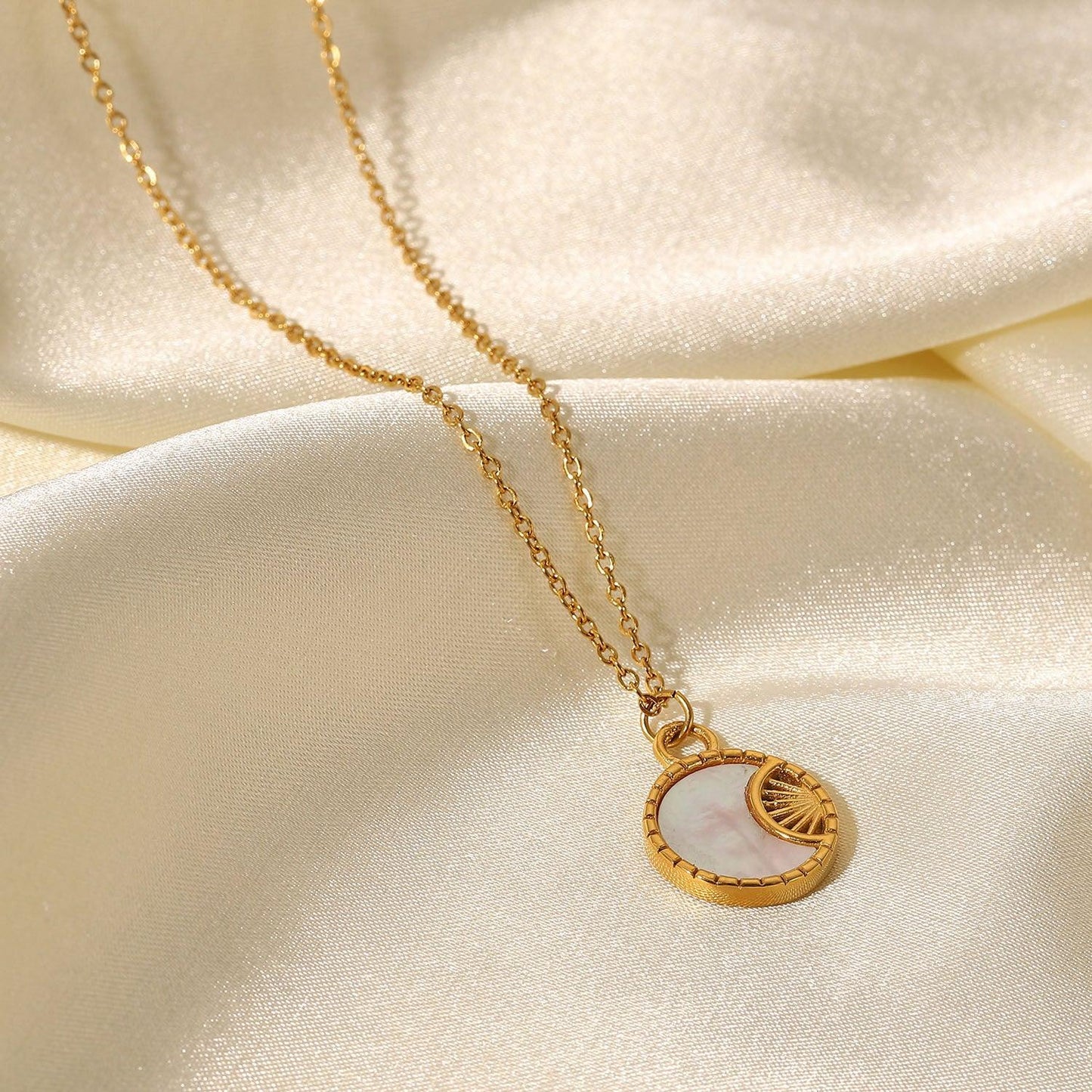 [Royal Vicky]Brooklyn Freshwater Pearl Necklace