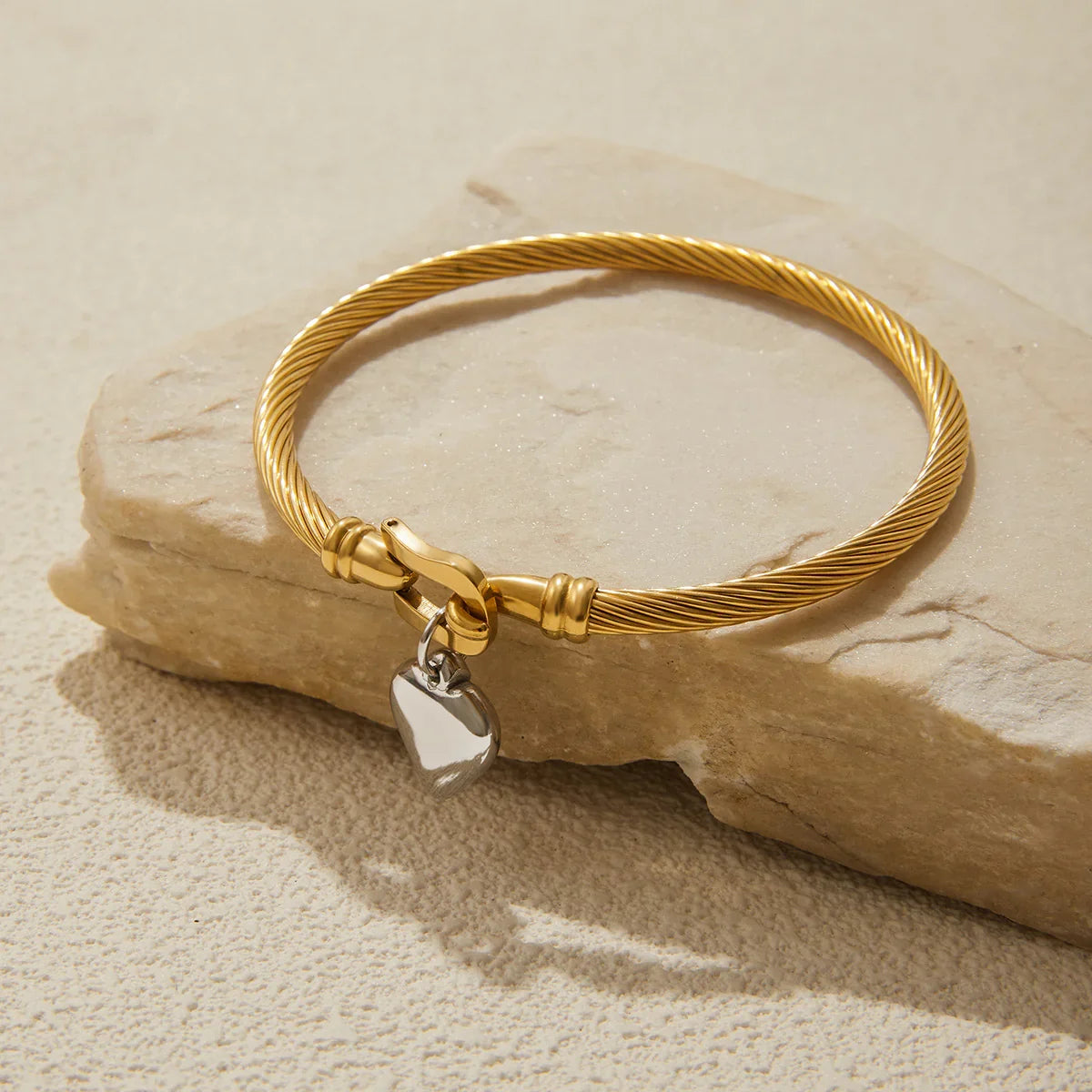 [Royal Vicky]Solenne Twisted Band Gold Bracelet
