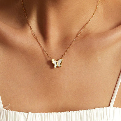 [Royal Vicky]Flutterby Mother of Pearl Necklace