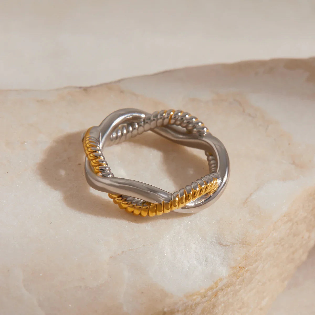 [Royal&Vicky]Nerisse zweifarbiger gedrehter Ring