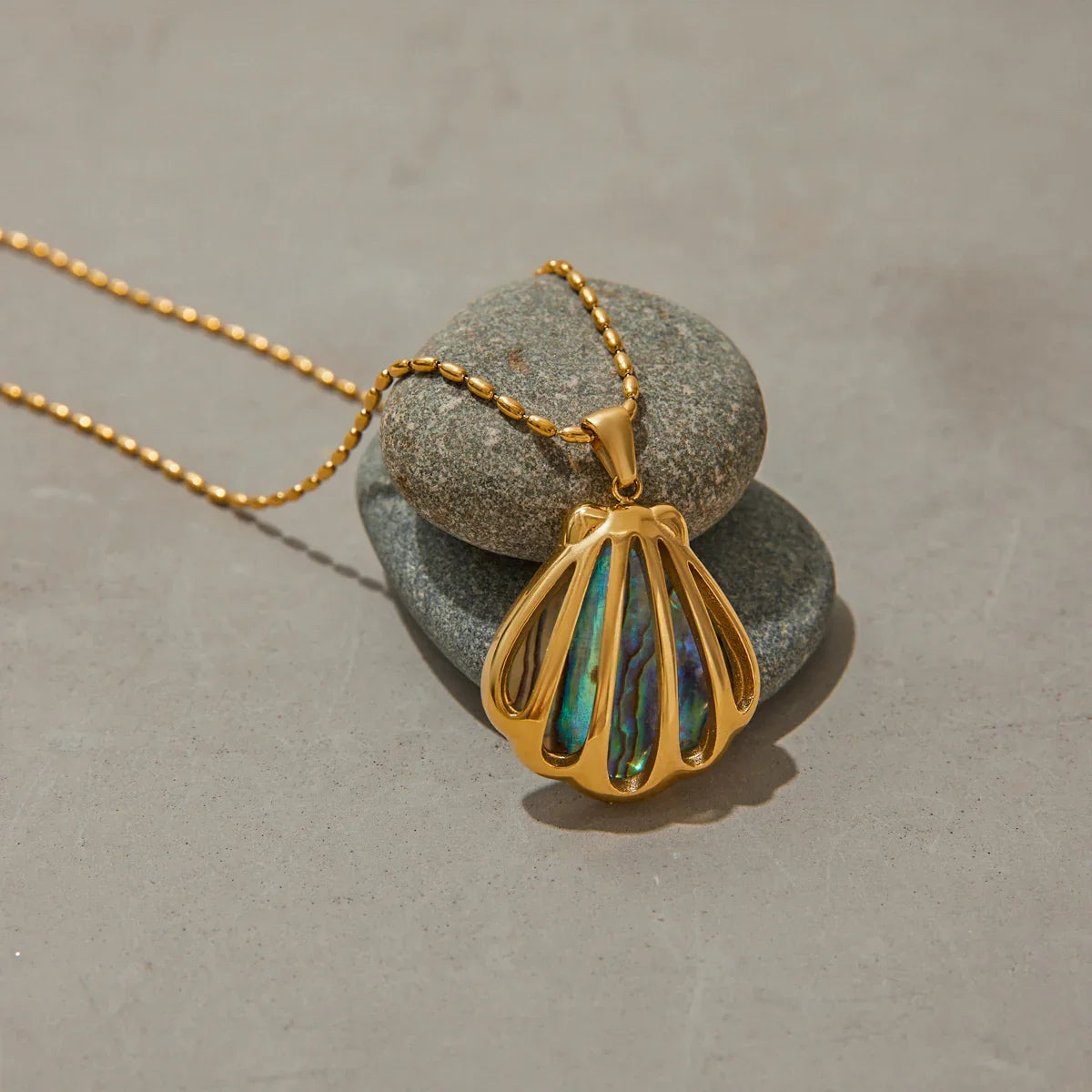 [Royal Vicky]Nixie Gold Seashell Pendant