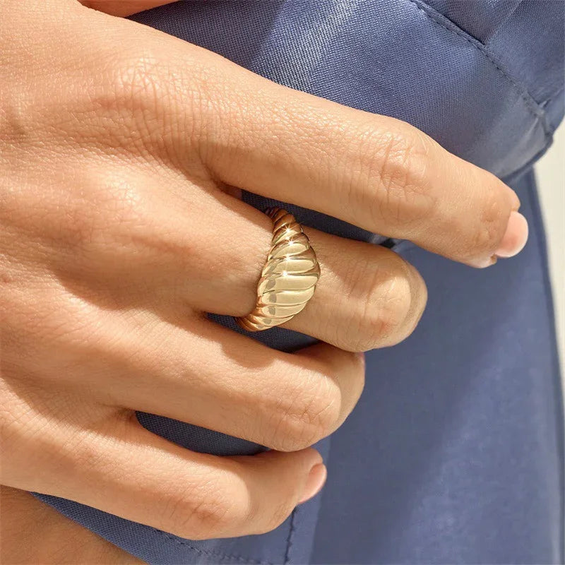 [Royal Vicky]Ylenna Gold Croissant Ring