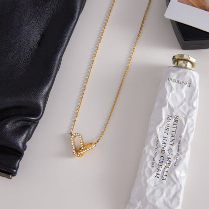 [Royal Vicky]Zoelle Interlocking Diamond Pendant