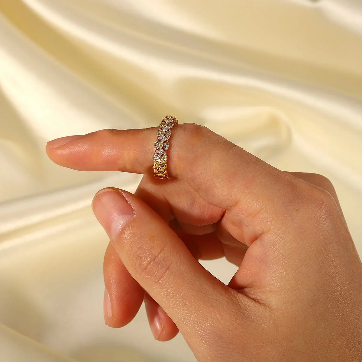 [Royal&Vicky]Camille Gold Gemusterter Ring