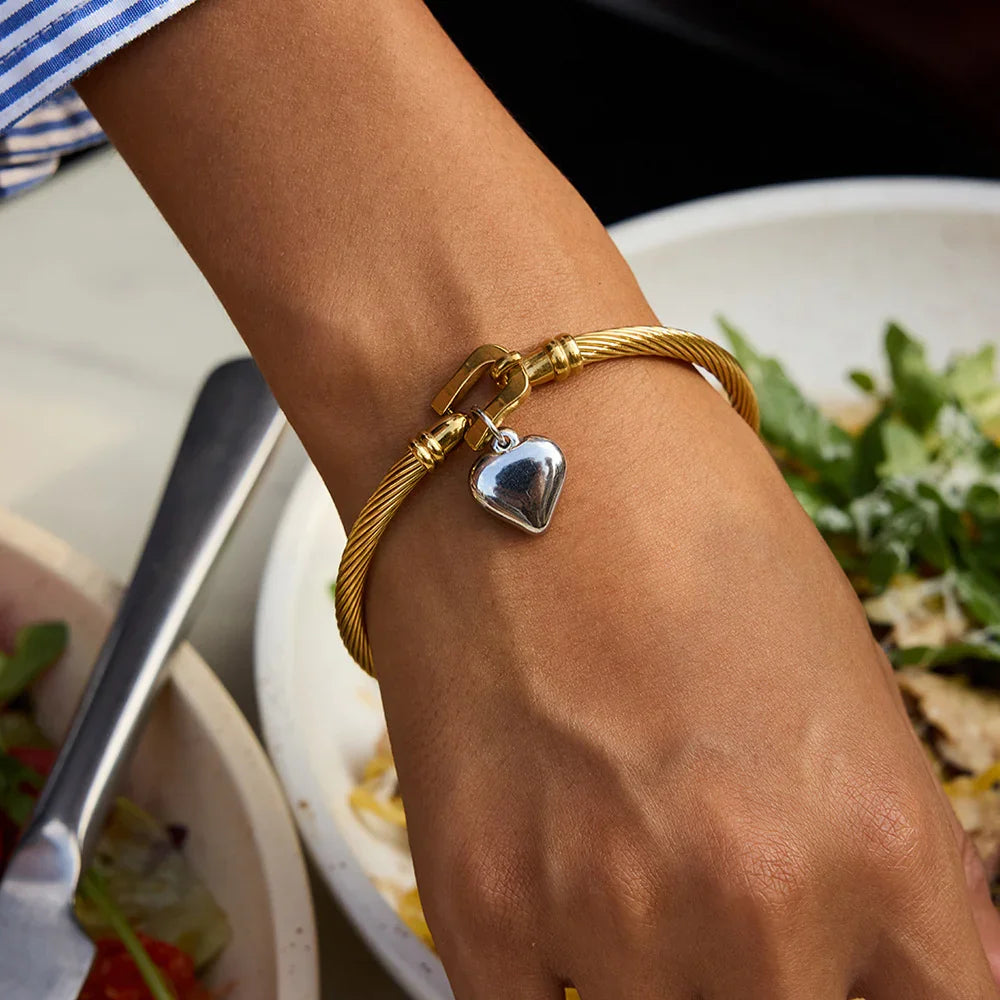 [Royal Vicky]Solenne Twisted Band Gold Bracelet