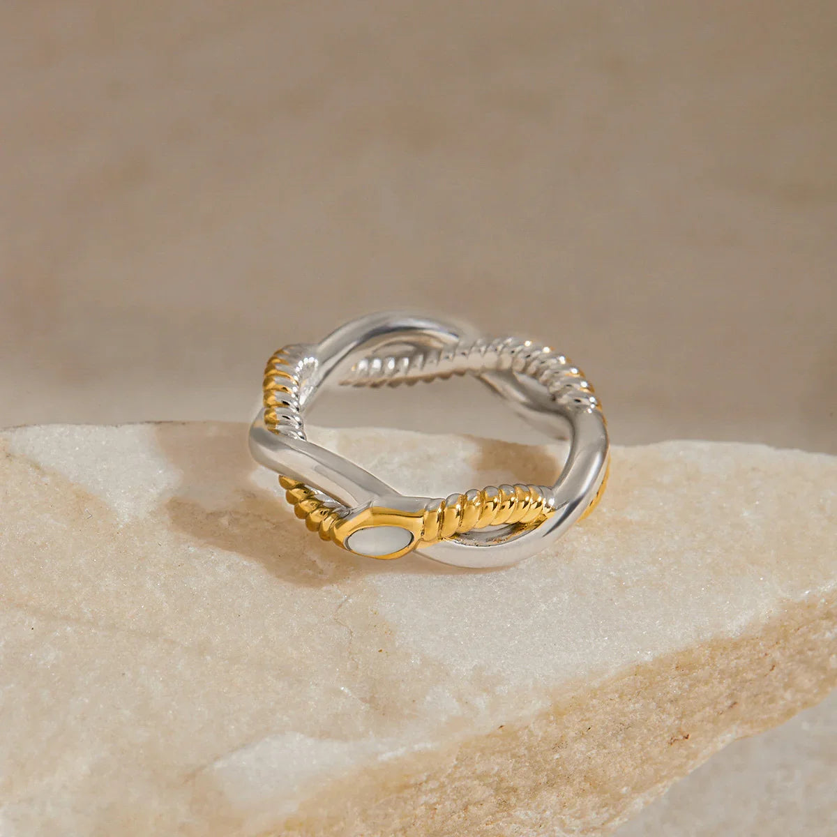 [Royal Vicky]Nerisse Two-Tone Twist Ring