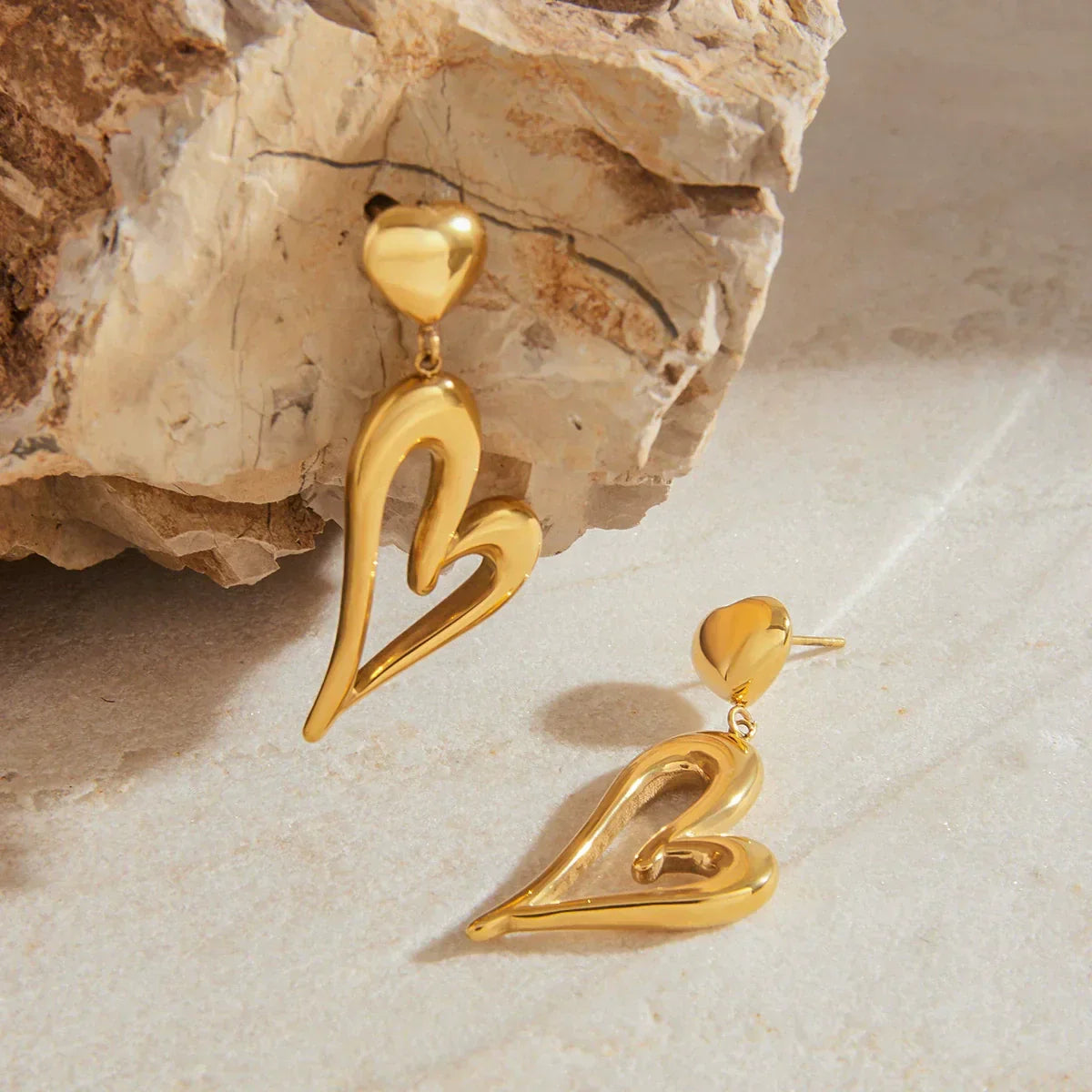 [Royal Vicky]Venus Gold Heart Earrings
