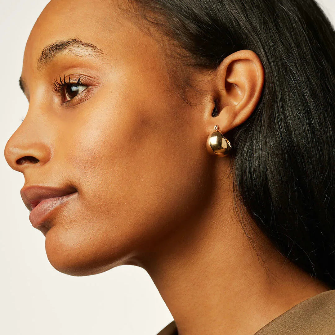 [Royal Vicky]Sunna Gold Huggie Earrings