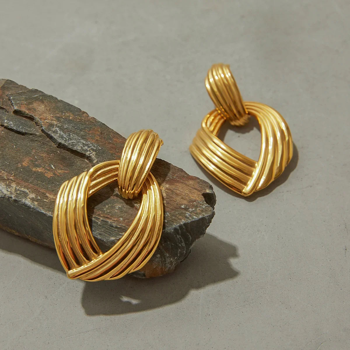 [Royal Vicky]Selma Gold Knot Earrings