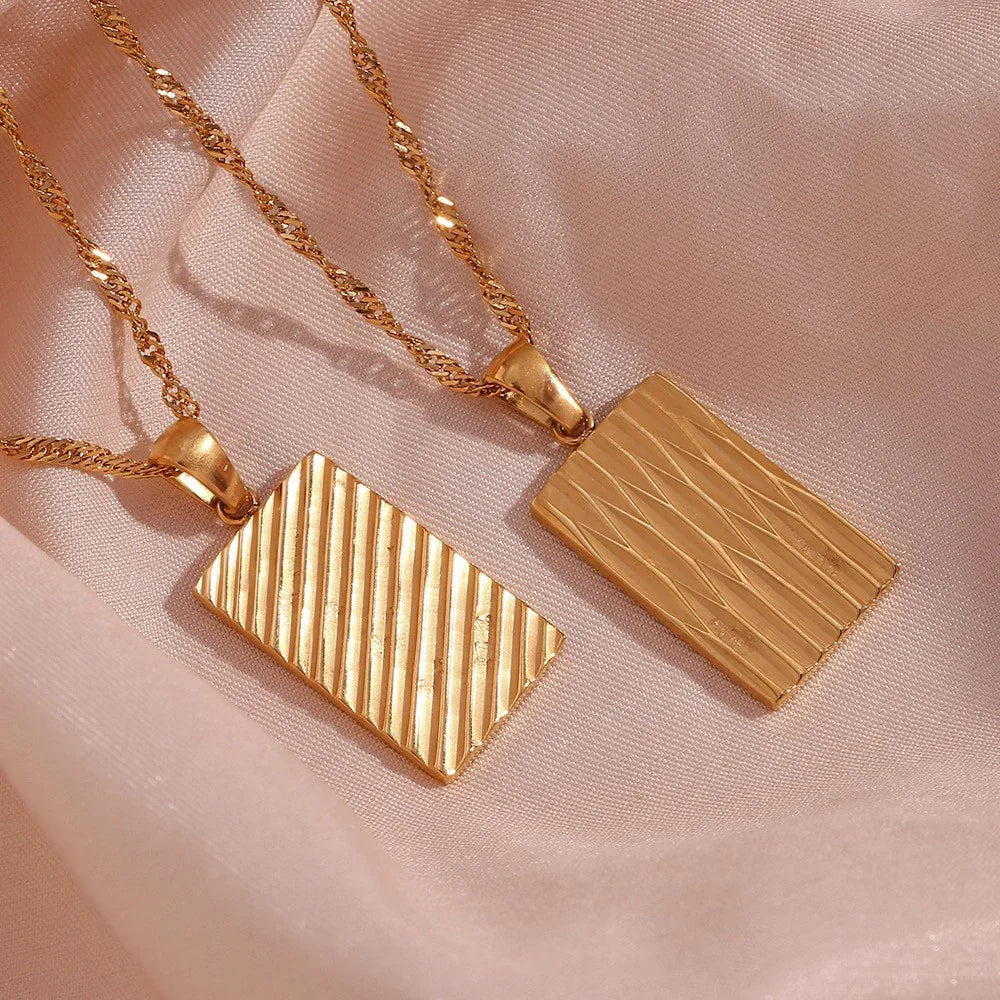 [Royal Vicky]Dahlia Gold Necklace