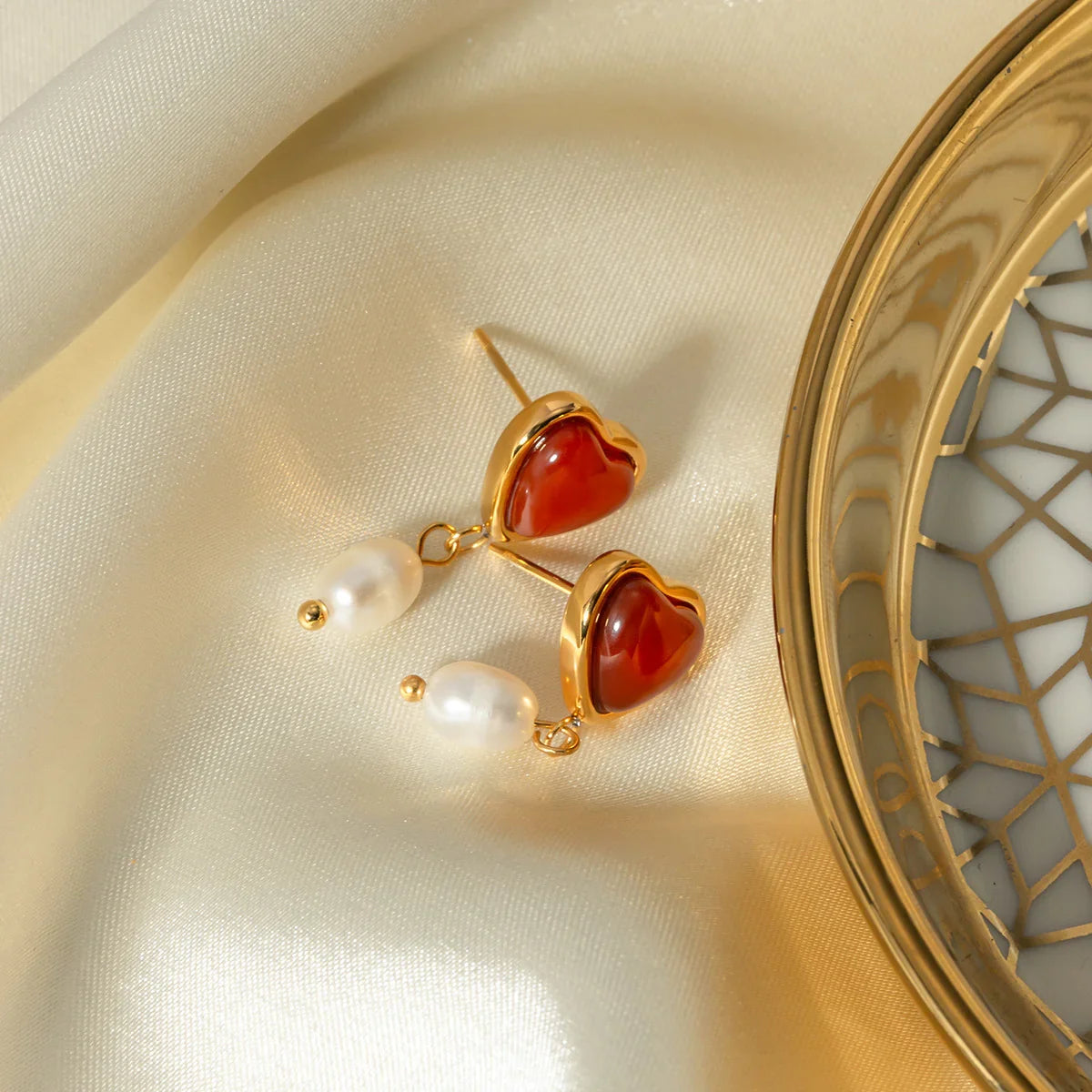 [Royal Vicky]Sabina Pearl Heart Gold Earrings