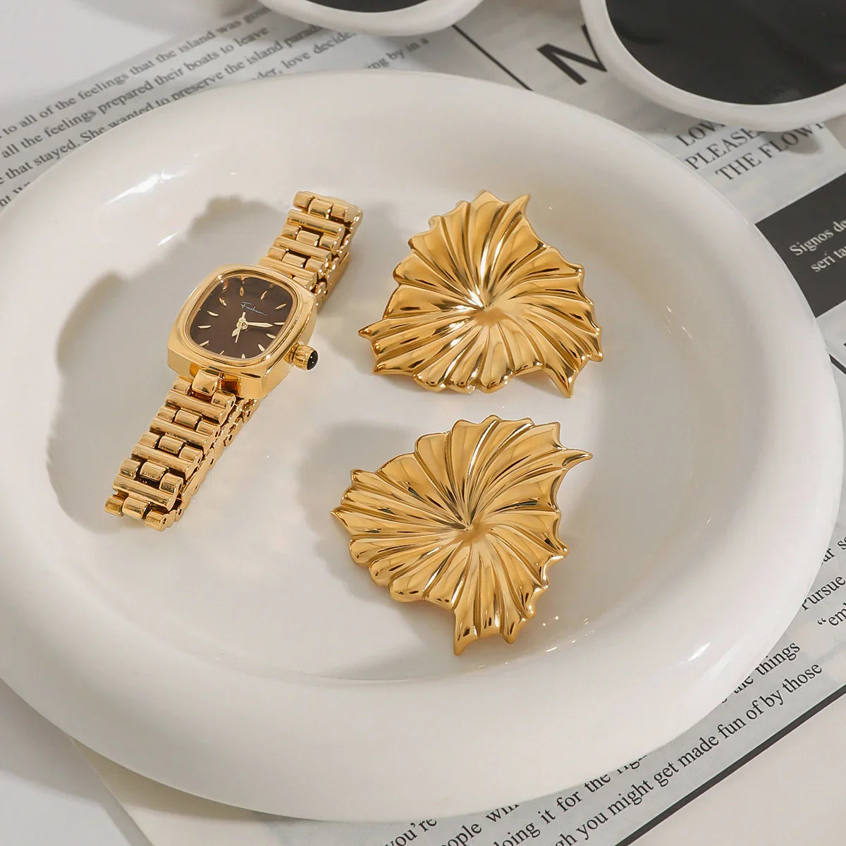 [Royal Vicky]Rafaela Sculpted Petal Gold Earrings