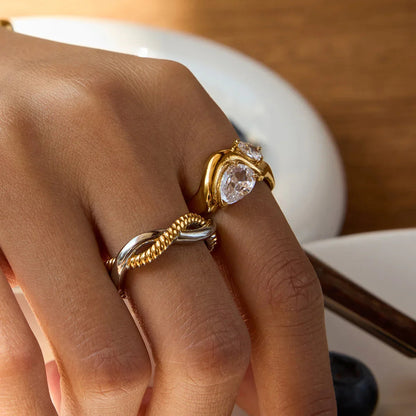 [Royal Vicky]Soletta Diamond Teardrop Gold Ring