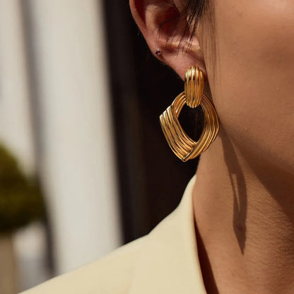 [Royal Vicky]Selma Gold Knot Earrings