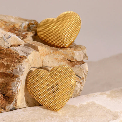 [Royal Vicky]Cecelia Textured Heart Earrings