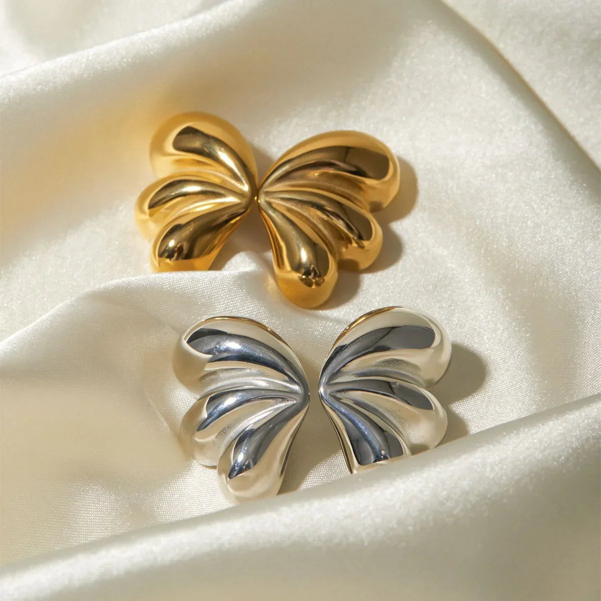 [Royal Vicky]Liesel Gold Butterfly Earrings