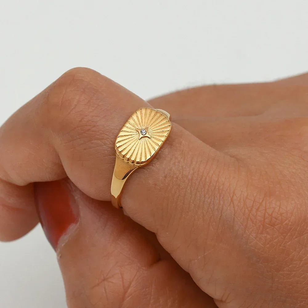 [Royal&Vicky]Aglaia Goldring