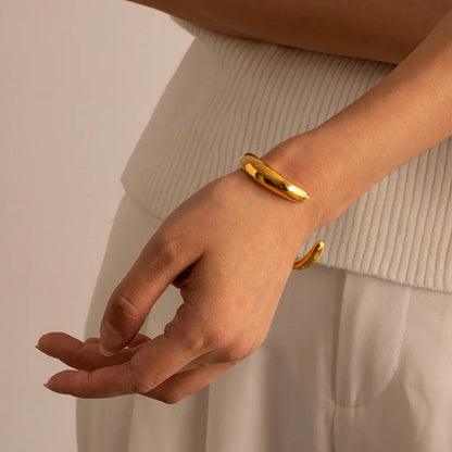 [Royal Vicky]Audrina Contemporary Gold Bangle
