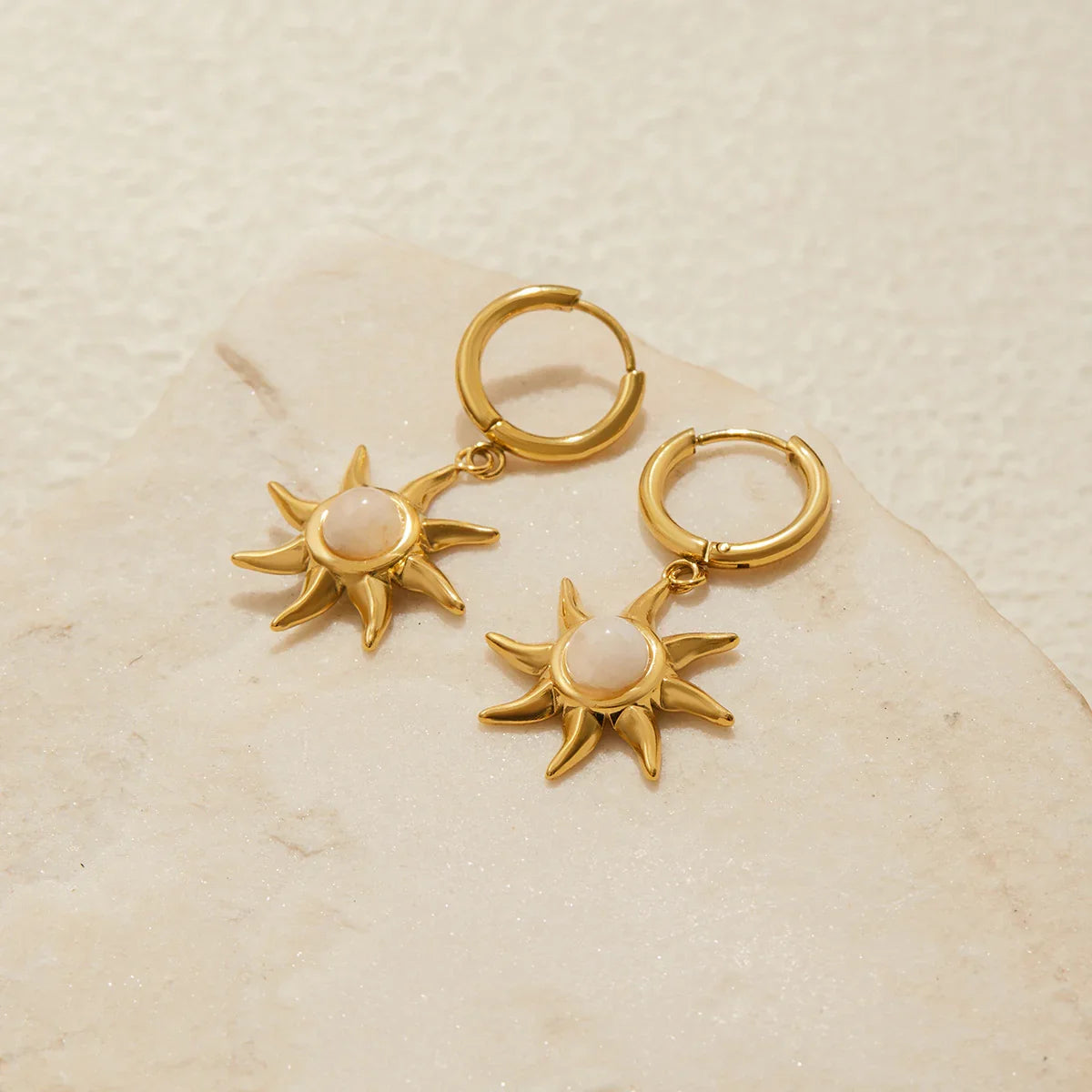 [Royal Vicky]Helia Sun-shaped Moonstone Earrings