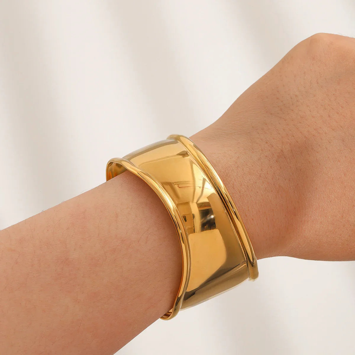 [Royal Vicky]Nellie Smooth Gold Cuff
