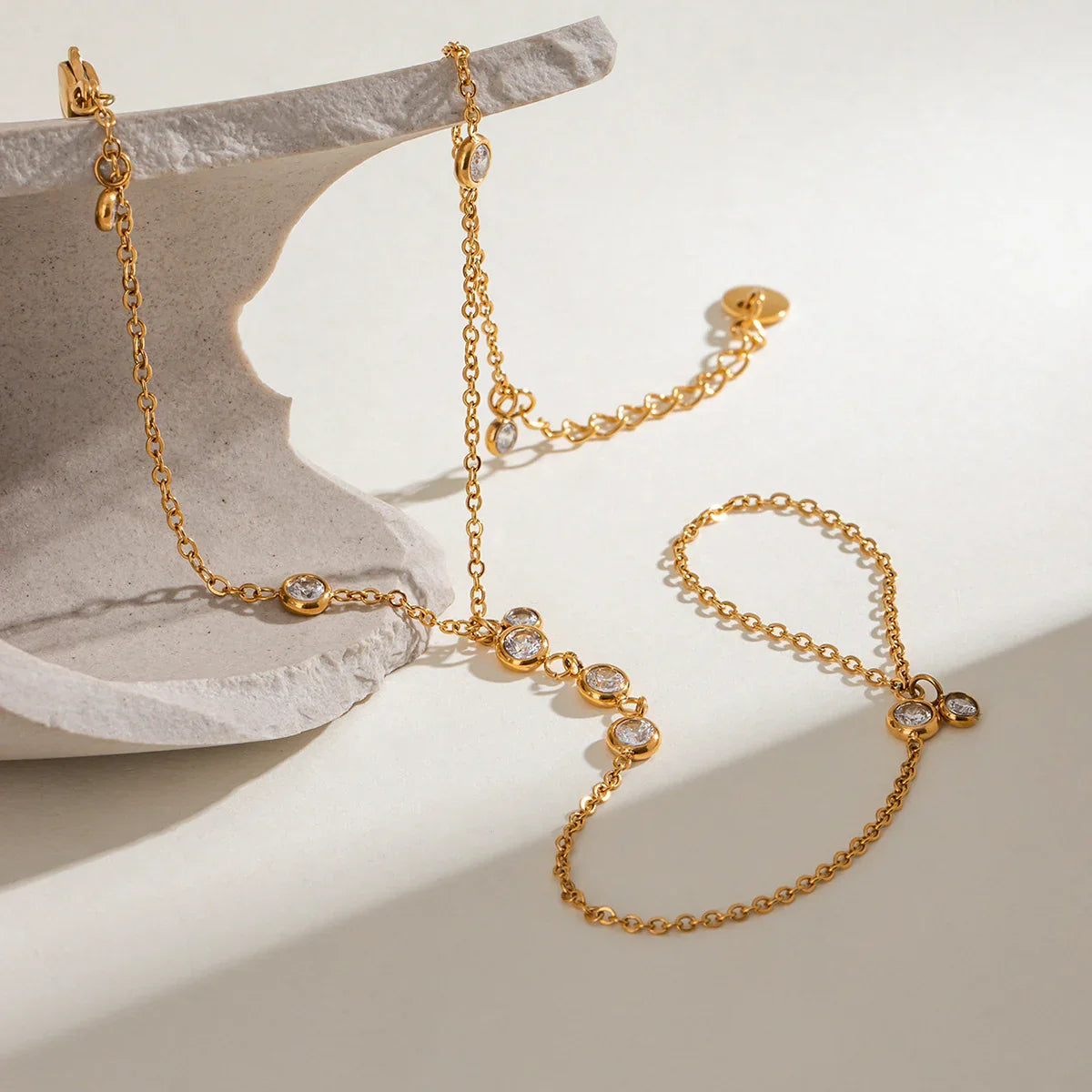 [Royal Vicky]Elina Diamond Hand Chain