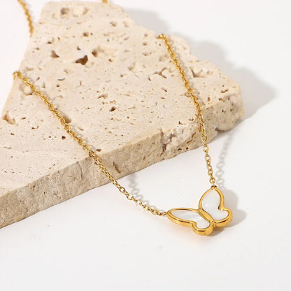 [Royal Vicky]Flutterby Mother of Pearl Necklace