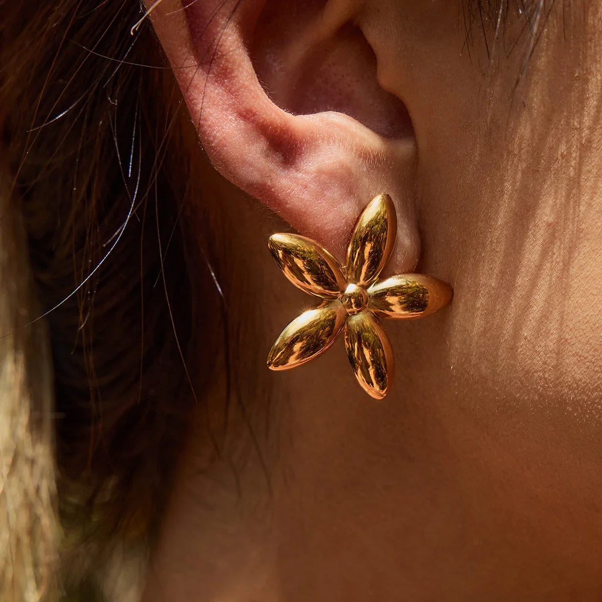 [Royal Vicky]Monica Floral Gold Earrings