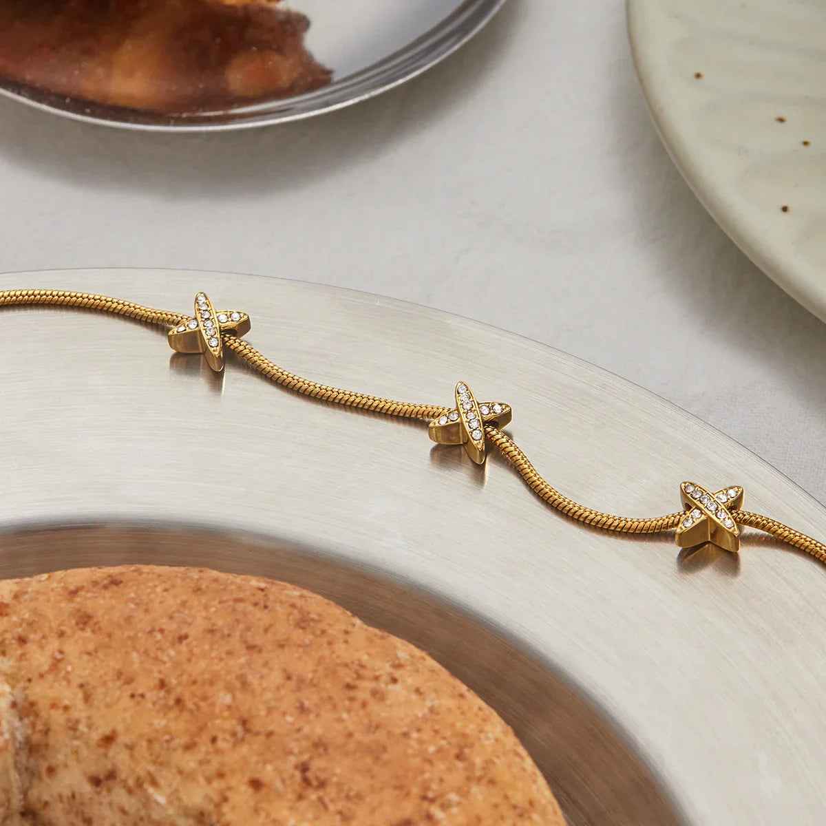 [Royal Vicky]Brienne Diamond Cross Herringbone Bracelet